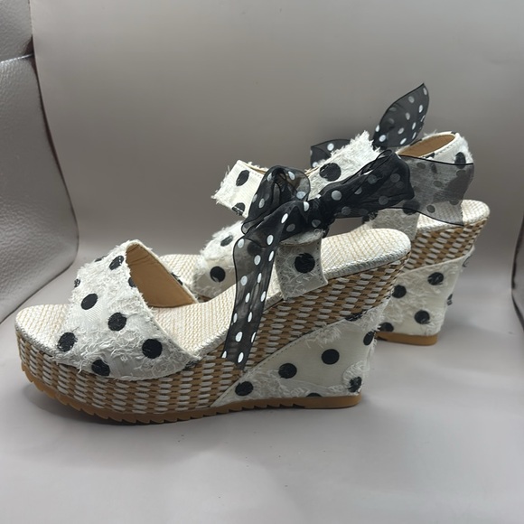 Polka Dot Wedge Sandals with Bow Accent - Picture 2 of 4